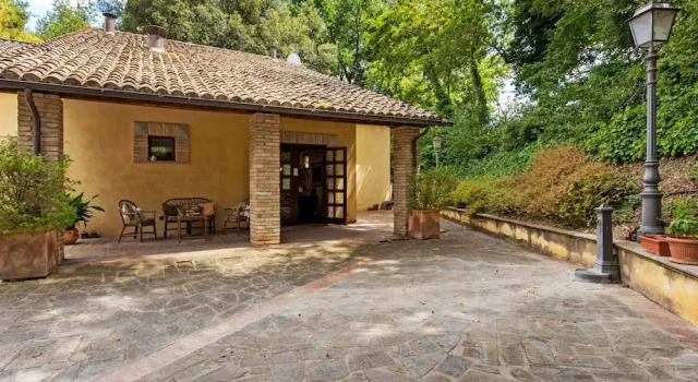 Апартаменты House in Umbria with Pool & Garden Views