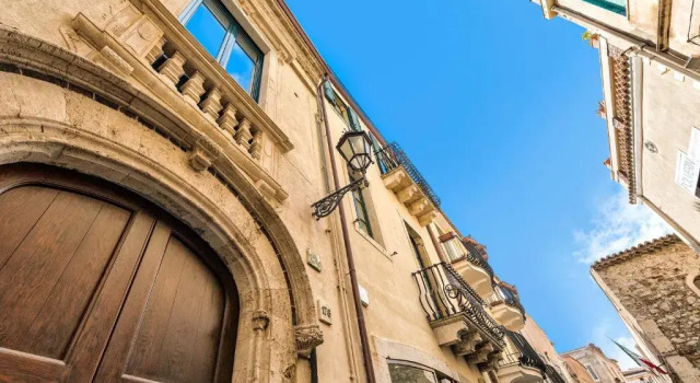 Varò Apartment, Book Apartment Hotels in Sicily with Parking, Parking