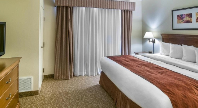 Трёхместный люкс c 1 комнатой Country Inn & Suites by Radisson, Rapid City, SD