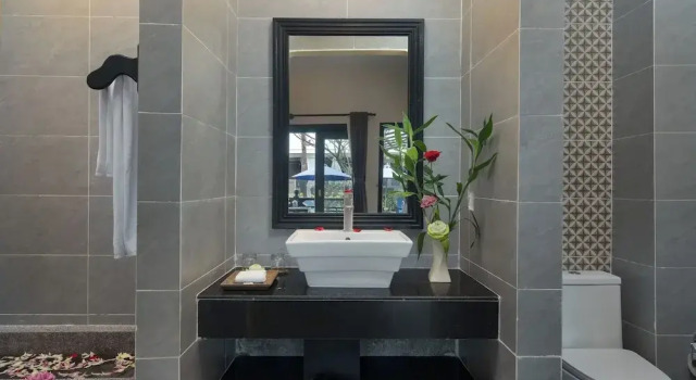 Двухместный номер Deluxe с балконом и с видом на бассейн Khmer Mansion Boutique Hotel