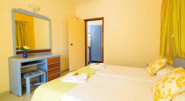 Raisakis Apartments