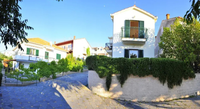 Villa Bakica, Buchen Sie Villa Hotels in Gespanschaft Split-Dalmatien mit Pool, Schwimmbad