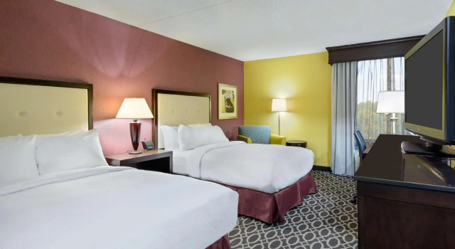 Четырёхместный номер Standard DoubleTree by Hilton Richmond - Midlothian