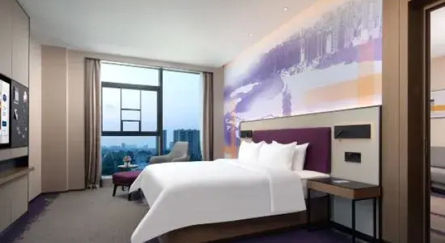 Люкс Business Hampton by Hilton Qianjiang