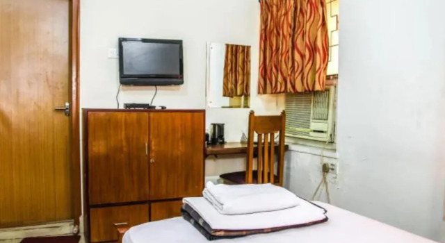 Hotel Basera