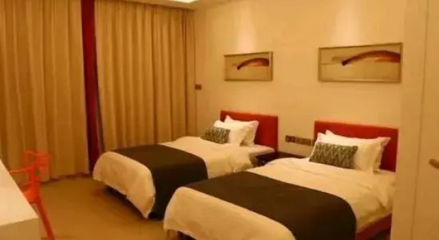There is a homestay (Haikou Volcano Shop), Book Hotel Haikou Hainan