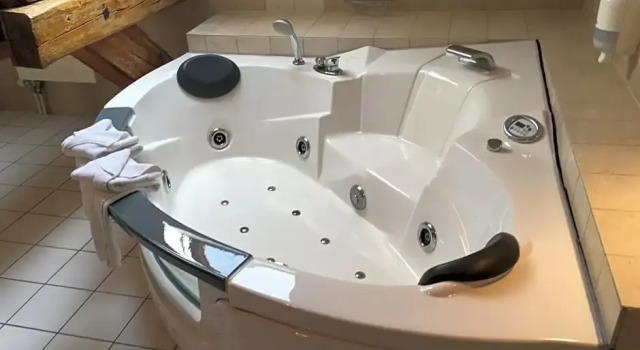 Полулюкс Standard Hotel Bären Suhr
