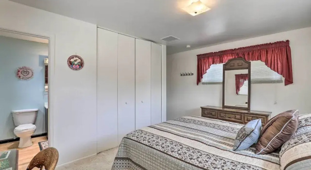 Bisbee Home < 1/2 Mi to Park & Tennis Courts!, Book Feriehus Sommerhuse i Bisbee, Hytte