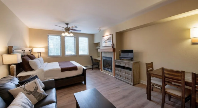 Modern Ski Studio Apartment with In-Room Fireplace - Fraser Crossing/Founders Pointe Premium-Rated 4443, Забронировать Апартаменты/квартира Винтер Парк Winter Park - Fraser, рядом с Лыжный подъёмник Iron Horse
