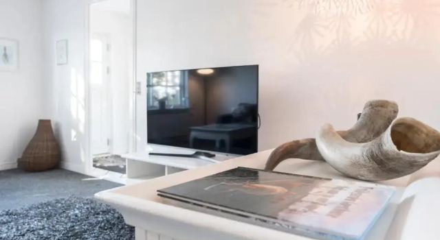 Troldegaarden Guesthouse, Varaa Hotelli Koge 