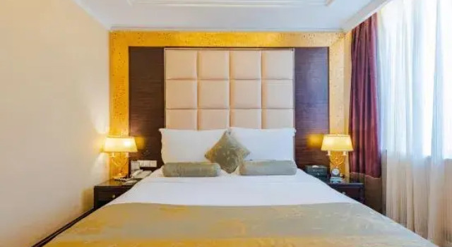 Люкс Deluxe Swan Lake Hotel