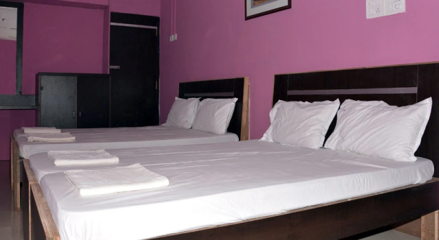 Hotel Z Square, Prenota Hotel South Goa Goa