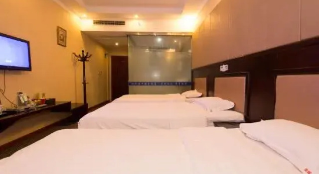 Трёхместный номер Standard Xichong Mingcheng Holiday Hotel