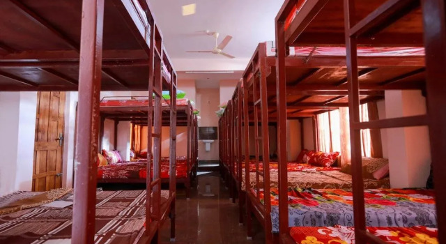 Adona Residency - Hostel
