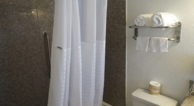 Двухместный номер Comfort Hi-Way Host Motel