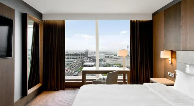 Люкс с красивым видом из окна Radisson Blu Manchester Airport