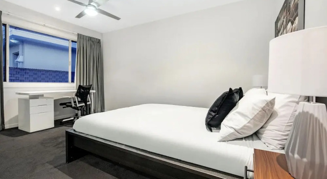 Sunrise Executive 5 Bedroom Home