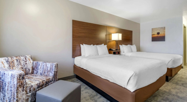 Четырёхместный номер Standard Best Western PLUS Lake Front Hotel