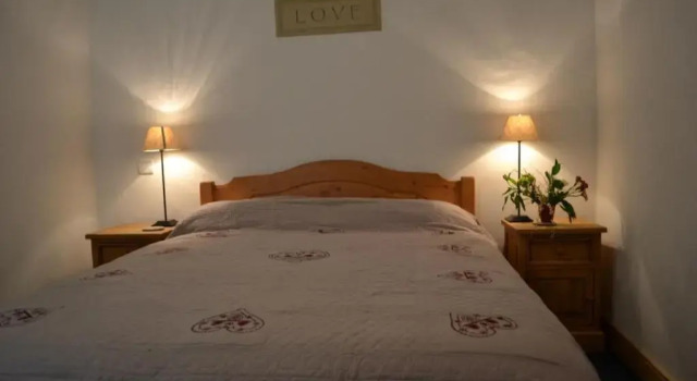 Les Granges 22, Prenota Appartamento Hotel a Rodano-Alpi con parcheggio, Parcheggio