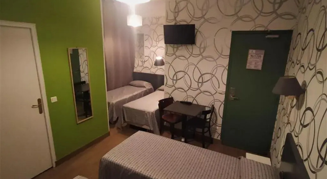 Четырёхместный номер Standard Caulaincourt Montmartre by Hiphophostels