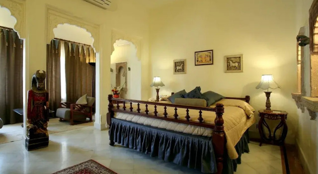 Deluxe Kahden hengen huone parvekkeella Fateh Bagh