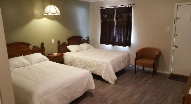 Oak Ridge Motel, Book Motel Hoteller i Quitman med parkering, Parkering