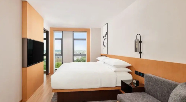 Двухместный номер Standard с видом на город Fairfield by Marriott Guangzhou Konggang
