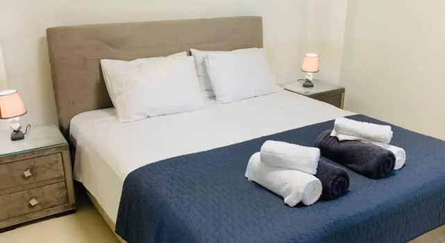 AKROTIRI ELEGANT SUITE No1, Забронировать Отель Отели Марафона с парковкой, Парковка