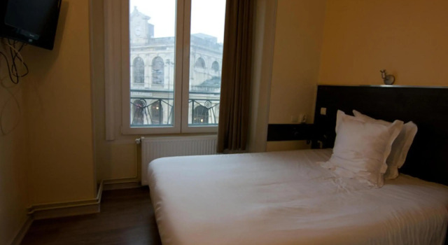 Hotel De Londres, Забронировать Отель Отели Лилля с завтраком, рядом с Торговый центр Euralille, Завтраки