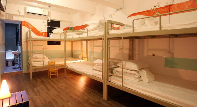 Hop Inn - Hostel