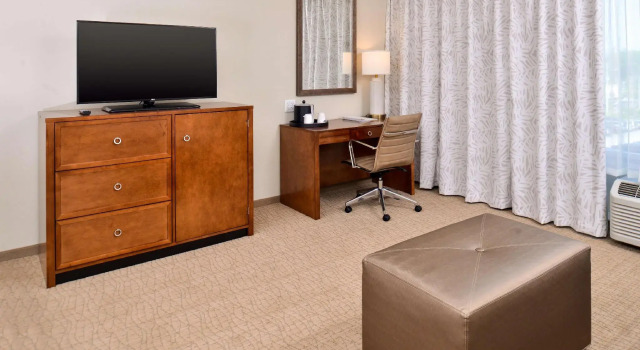 Двухместная студия люкс для гостей с ограниченными возможностями Hampton Inn & Suites Orlando/Downtown South - Medical Center