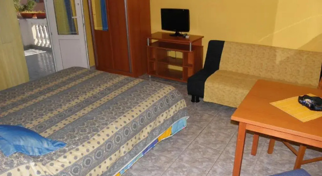 Apartments Gorda - 50m from beach