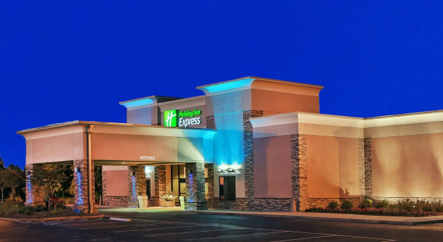 Четырёхместный номер Standard Holiday Inn Express Little Rock-Airport by IHG