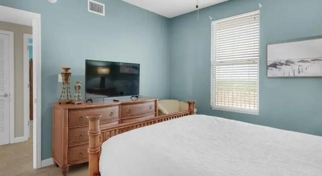 Grandview East 1204 by RealJoy Vacations