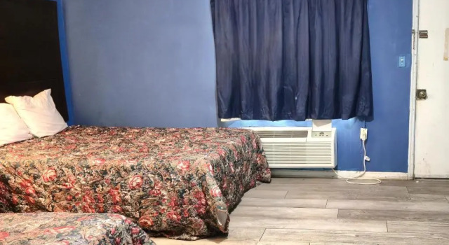 Четырёхместный номер Standard Holiday Motel by Belvilla Cleveland, TN