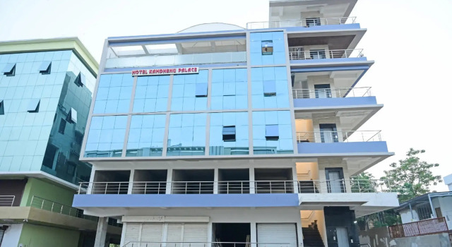 OYO Flagship 83429 Hotel Kamdhenu Palace, Забронировать Отель Отели штата Махараштры 3 звезды, 3*
