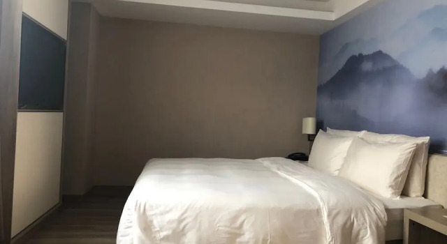 Люкс Superior 广州大道天河体育中心亚朵酒店-广交会期间提供免费穿梭巴士&茶歇