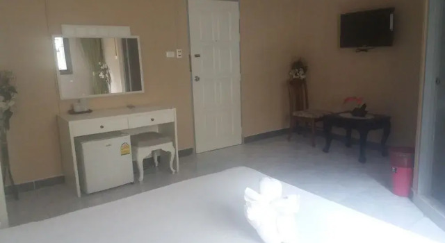 Zen Guesthouse, Забронировать Отель Патонг-Бич остров Пхукет