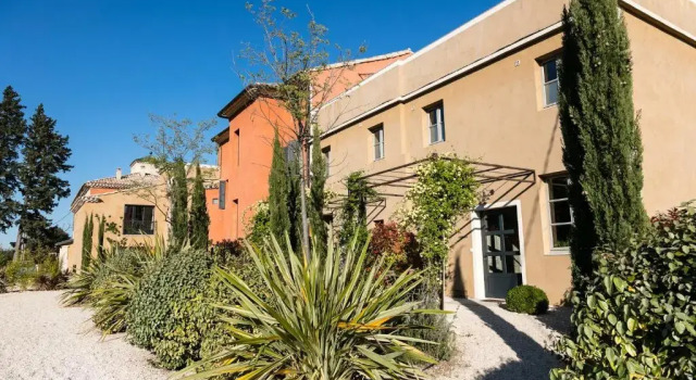 Château des Cinq Cantons, Rezervovat Hotel Hotely v Mont Ventoux se snídaní, Snídaně