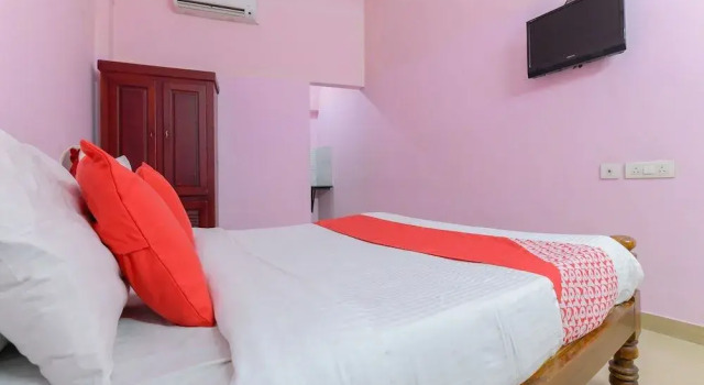 OYO 11529 Diamond Residency, Забронировать Отель Отели штата Кералы с завтраком, Завтраки
