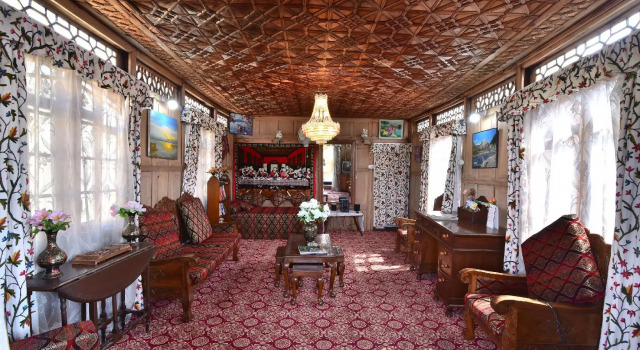 Golden Hopes Group Of Houseboats