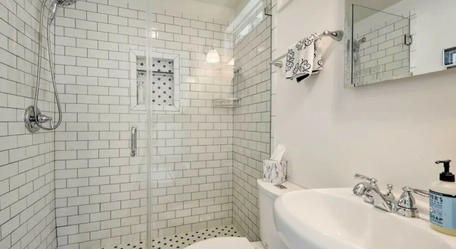 Коттедж c 1 комнатой Cozy Home in Historic Area ~ 2 Mi to Main St!