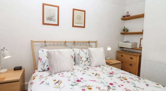 Shipwrights Cottage, Забронировать Дом для отпуска Виллы Тинмут, рядом с East Pole Sand, Вилла