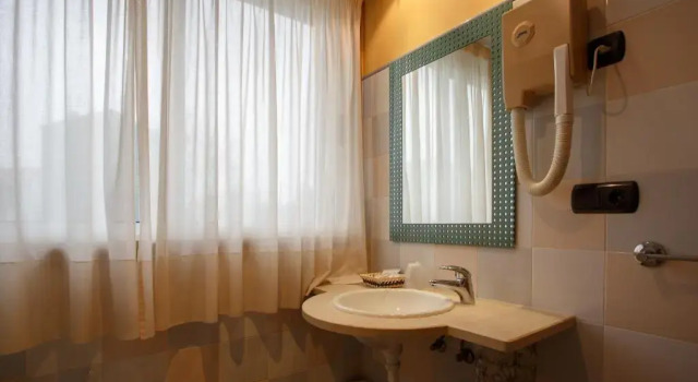 Трёхместный номер Standard Hotel Restaurante Pontiñas