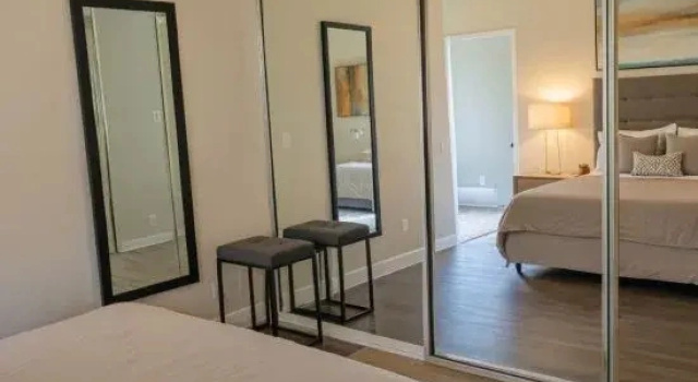 Четырёхместный люкс Standard с 2 комнатами Hollywood Homes Free parking close to all things LA