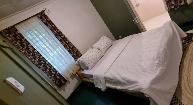 Confort double chambre avec balcon Kizumba House