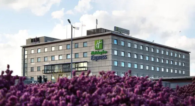 Кровать в общем номере Holiday Inn Express Bradford City Centre by IHG