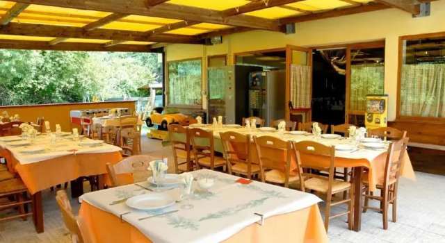 Camping Vettore, Rezerwuj Pole kempingowe  