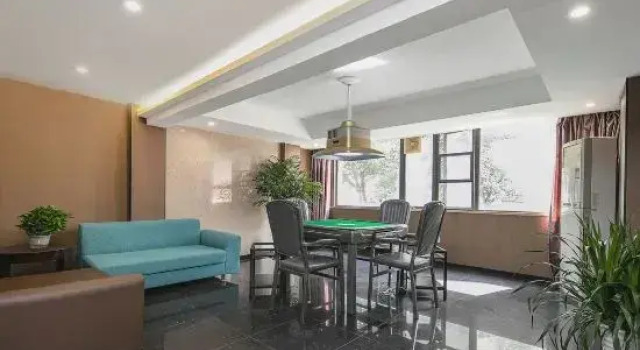 Pinle Hotel (Wuhan Jiangxia Century Plaza store), Book Hotel Hotels in Jiangxia with Parking, Parking