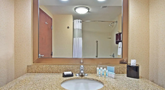 Четырёхместный номер Standard Hampton Inn Huntington/Barboursville